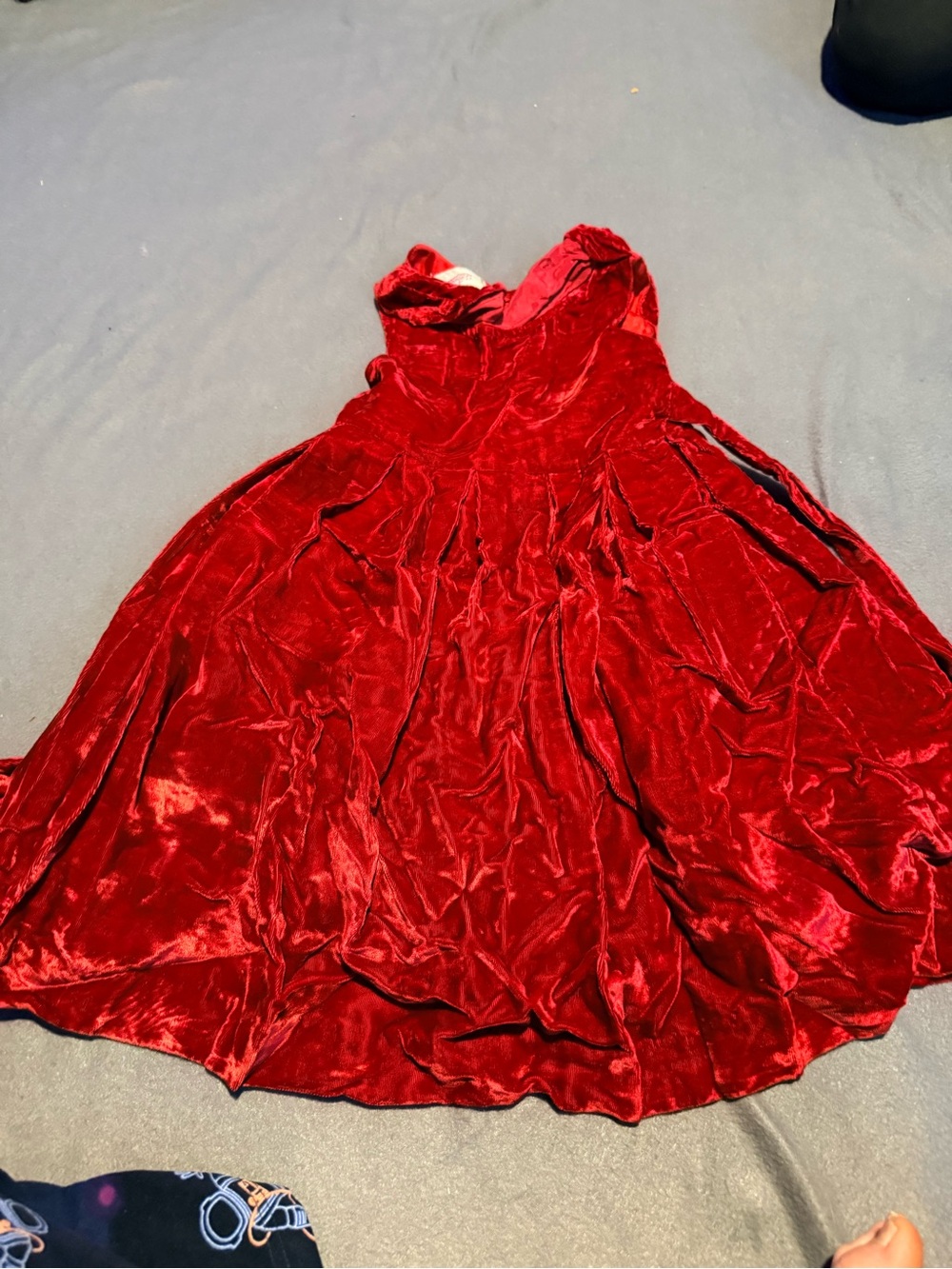 Neiman Marcus Girls' Red Velvet Formal Dress